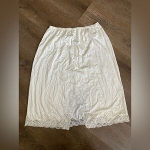 Shadowline Light Beige Slip Skirt Vintage Size Large 26”